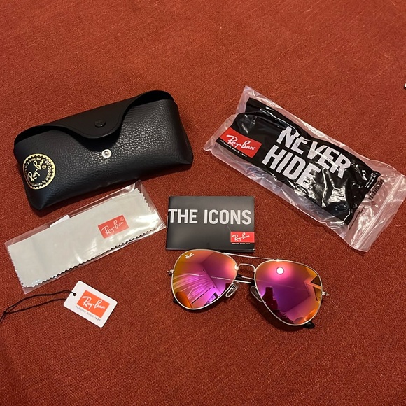 MAKE AN OFFER - Brand New, Ray-Ban Aviator Polarized Sunglasses - Picture 2 of 9